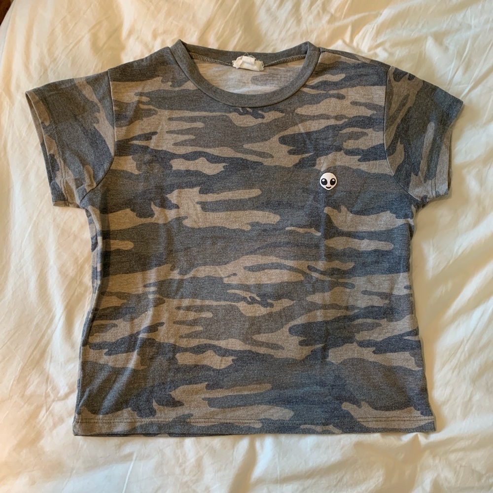Camo Short Sleeve Tee with Alien Patch - Olive & Gray